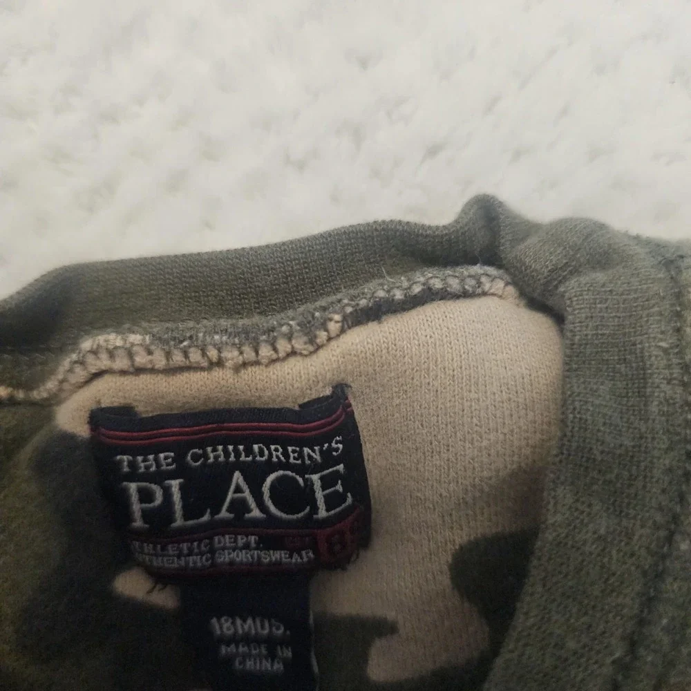The Children's Place‎ Camouflage Crewneck (size: 18 mo.)
